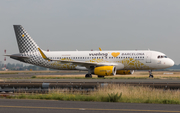 Vueling Airbus A320-232 (EC-MNZ) at  Paris - Charles de Gaulle (Roissy), France