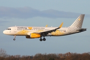 Vueling Airbus A320-232 (EC-MNZ) at  Hamburg - Fuhlsbuettel (Helmut Schmidt), Germany