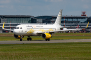 Vueling Airbus A320-232 (EC-MNZ) at  Hamburg - Fuhlsbuettel (Helmut Schmidt), Germany