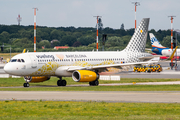 Vueling Airbus A320-232 (EC-MNZ) at  Hamburg - Fuhlsbuettel (Helmut Schmidt), Germany