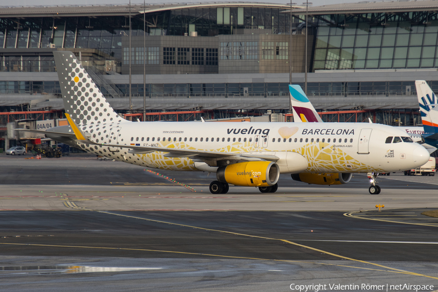 Vueling Airbus A320-232 (EC-MNZ) | Photo 488558