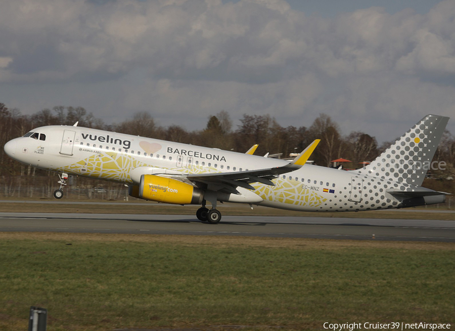 Vueling Airbus A320-232 (EC-MNZ) | Photo 509972