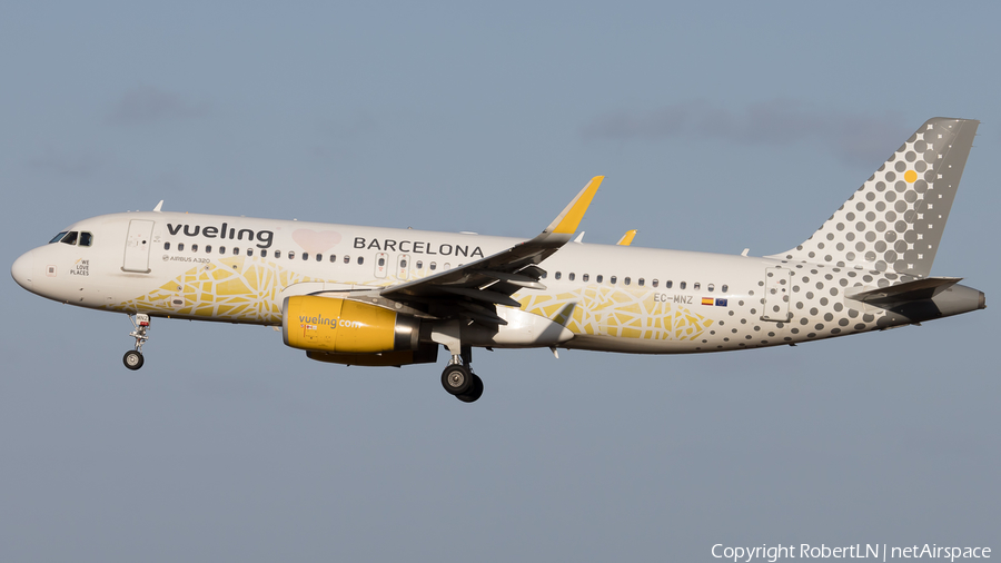 Vueling Airbus A320-232 (EC-MNZ) | Photo 597335