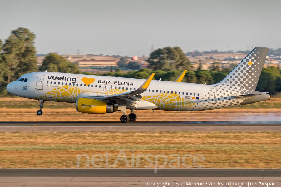 Vueling Airbus A320-232 (EC-MNZ) | Photo 180692