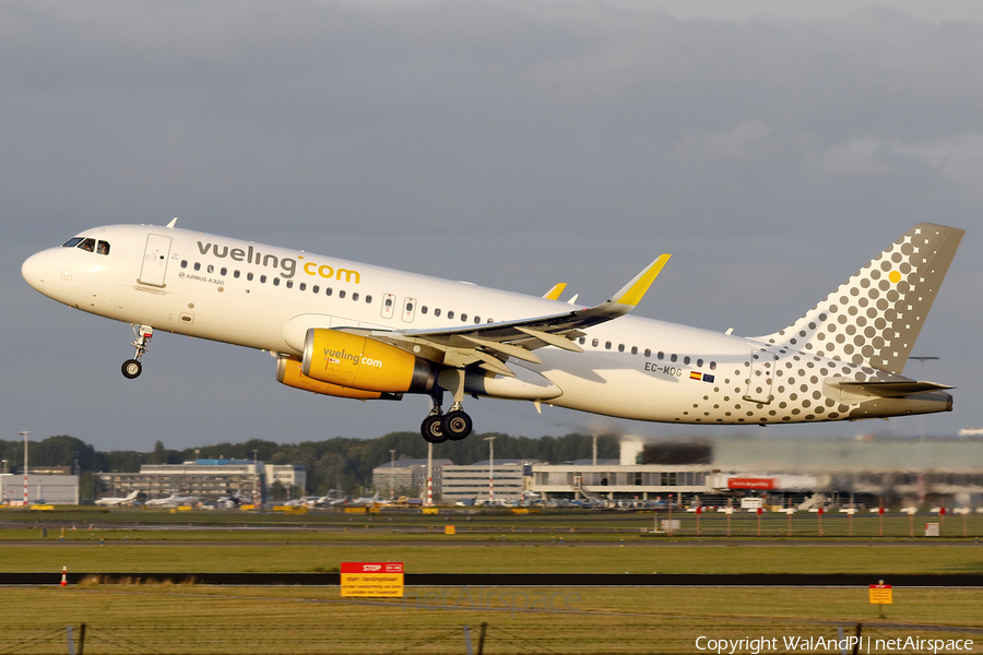 Vueling Airbus A320-232 (EC-MOG) | Photo 522412