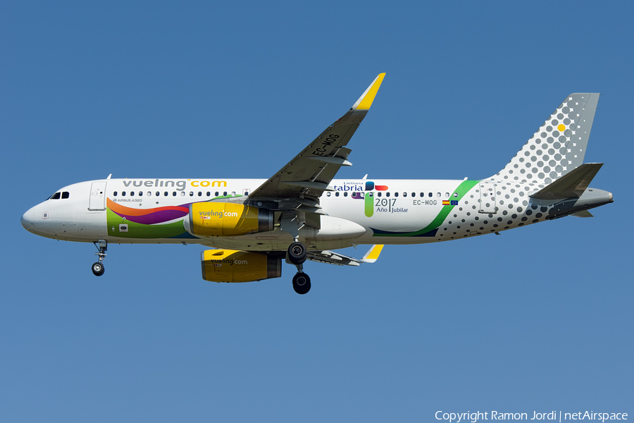 Vueling Airbus A320-232 (EC-MOG) | Photo 154398