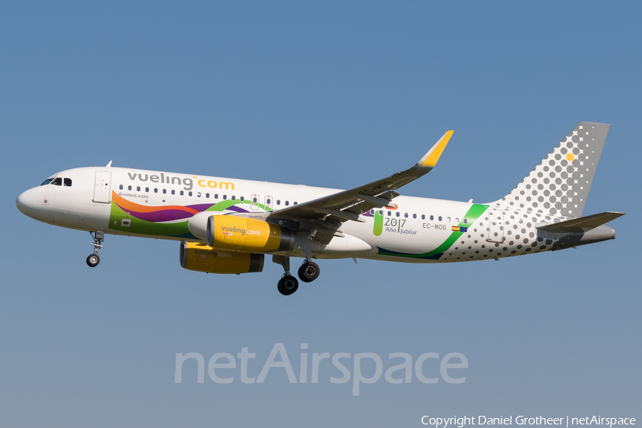 Vueling Airbus A320-232 (EC-MOG) | Photo 156893