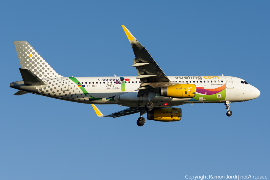 Vueling Airbus A320-232 (EC-MOG) | Photo 172161