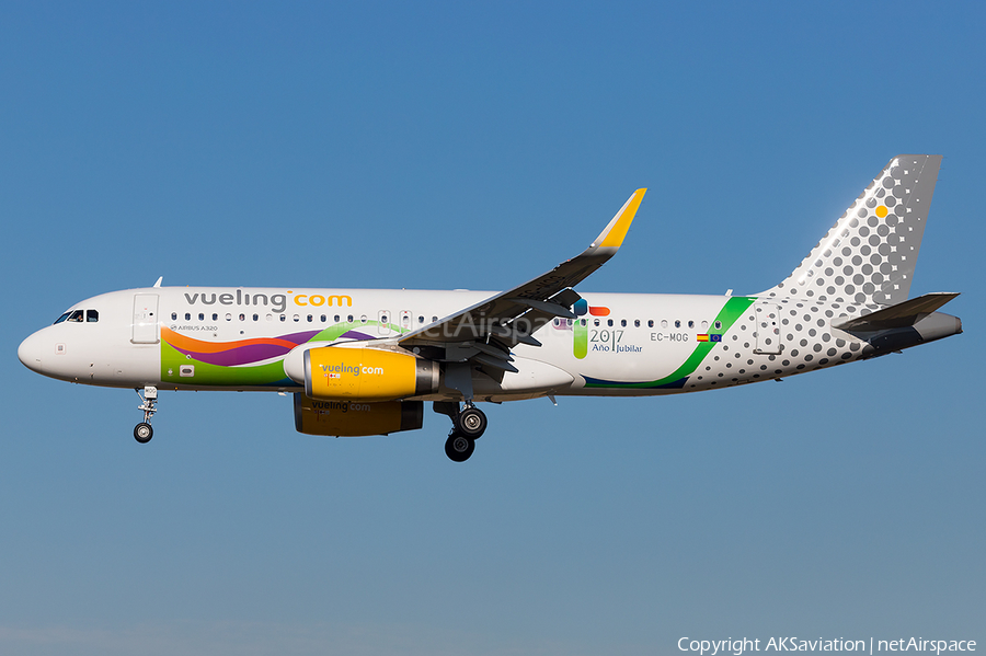 Vueling Airbus A320-232 (EC-MOG) | Photo 209458