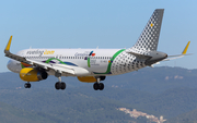 Vueling Airbus A320-232 (EC-MOG) at  Barcelona - El Prat, Spain