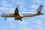 Vueling Airbus A320-232 (EC-MOG) at  Barcelona - El Prat, Spain