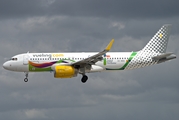 Vueling Airbus A320-232 (EC-MOG) at  Hamburg - Fuhlsbuettel (Helmut Schmidt), Germany