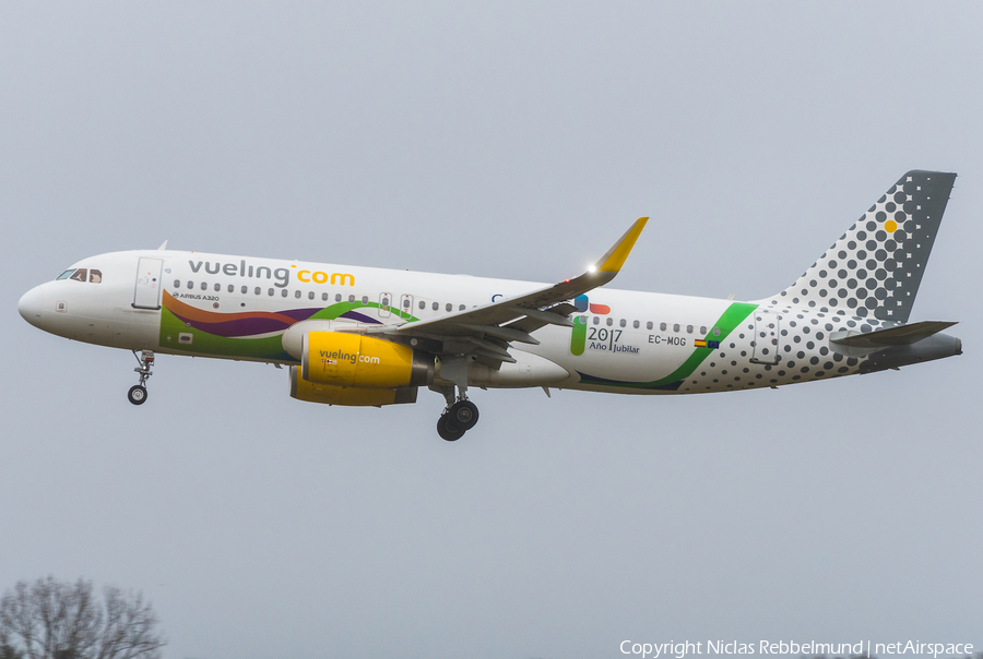 Vueling Airbus A320-232 (EC-MOG) | Photo 288719