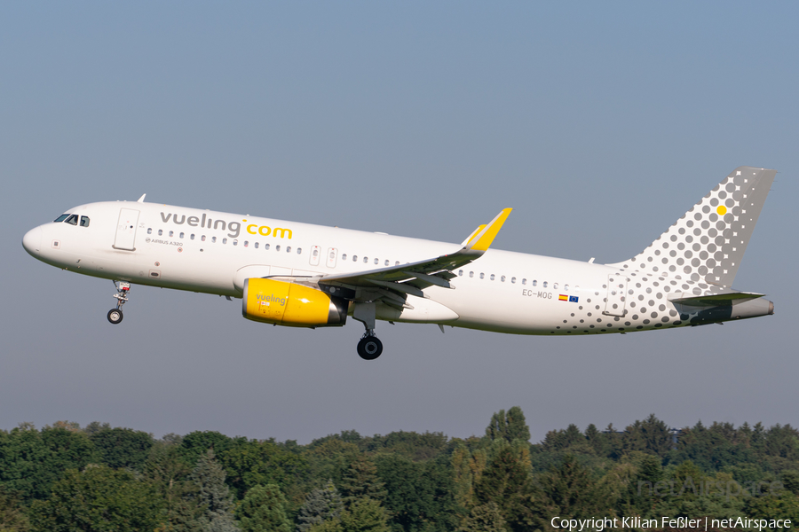 Vueling Airbus A320-232 (EC-MOG) | Photo 588048