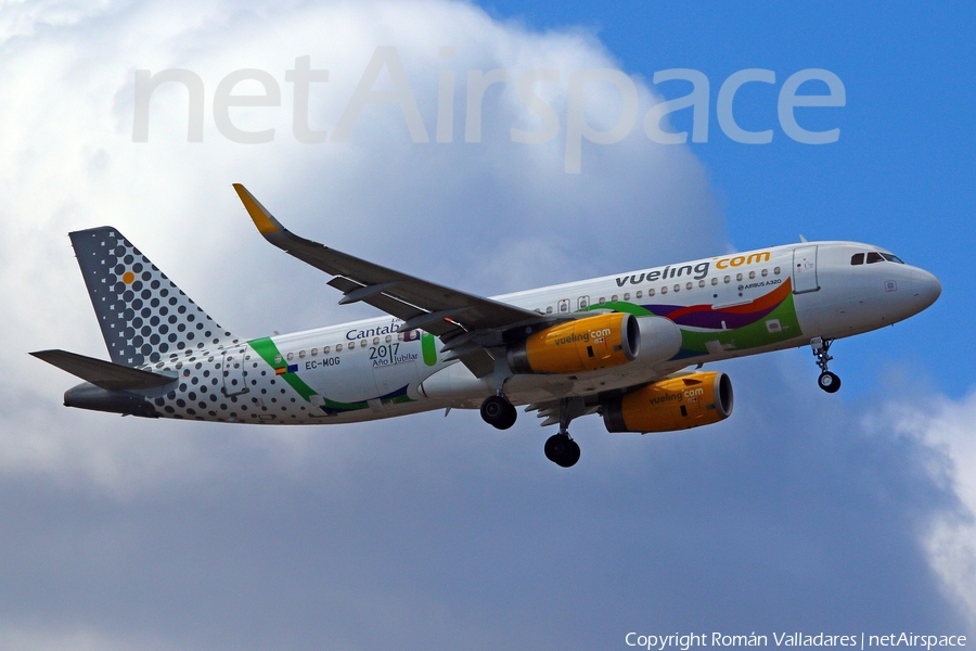 Vueling Airbus A320-232 (EC-MOG) | Photo 337642