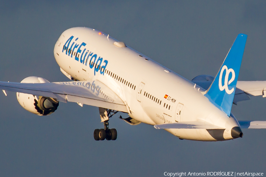 Air Europa Boeing 787-8 Dreamliner (EC-MOM) | Photo 301997