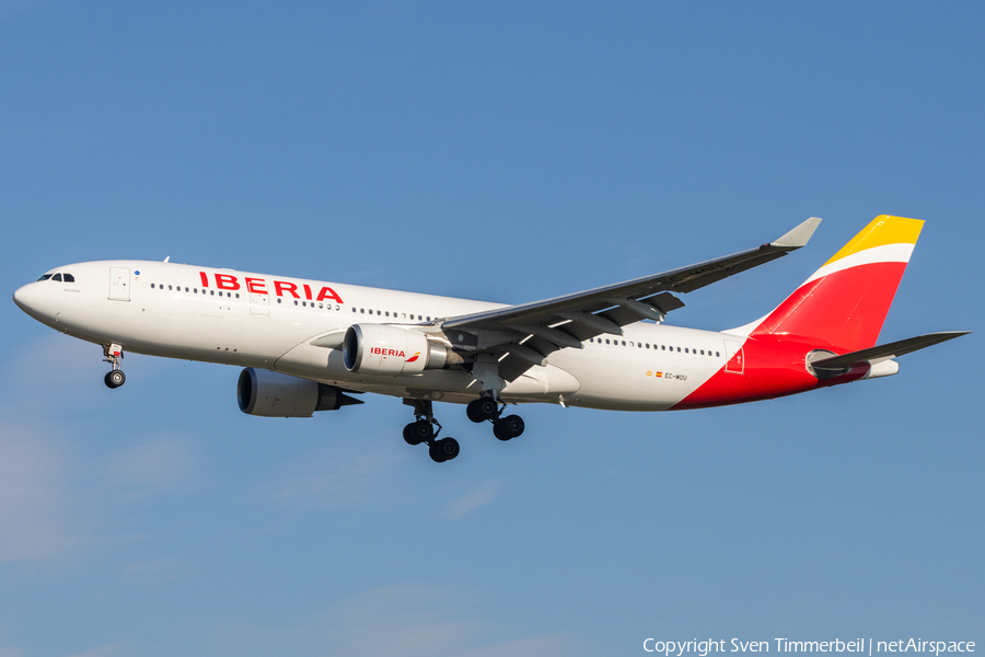 Iberia Airbus A330-202 (EC-MOU) | Photo 600711