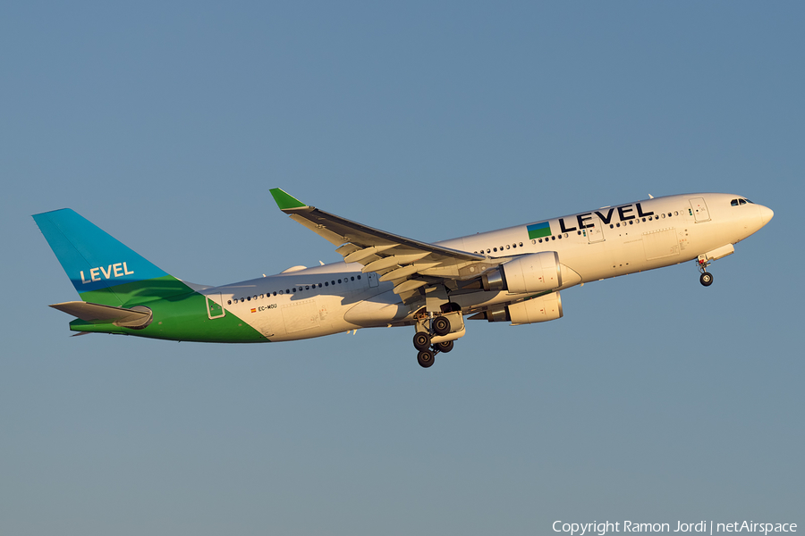 Level Airbus A330-202 (EC-MOU) | Photo 221624