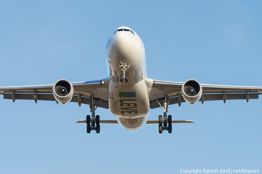 Level Airbus A330-202 (EC-MOY) | Photo 216484