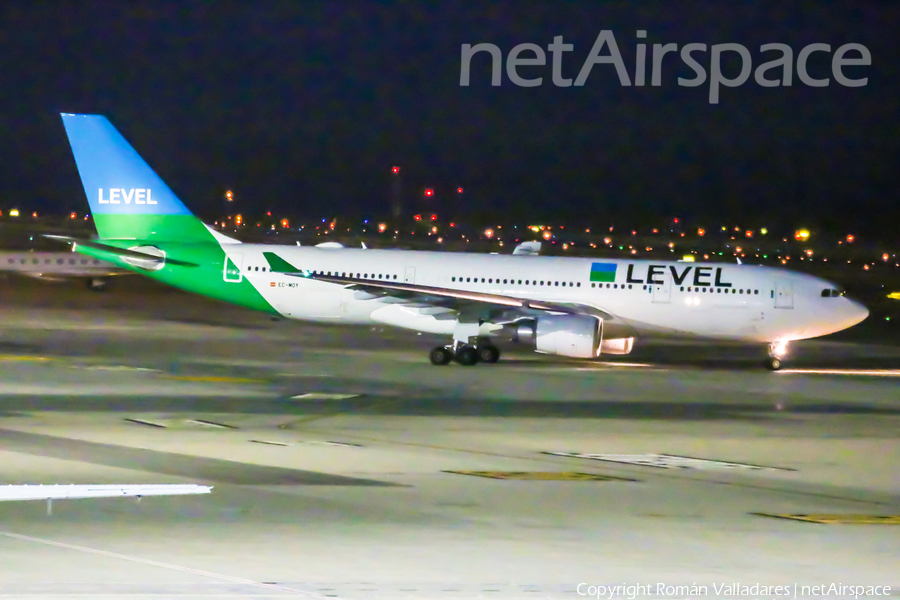 Level Airbus A330-202 (EC-MOY) | Photo 497739