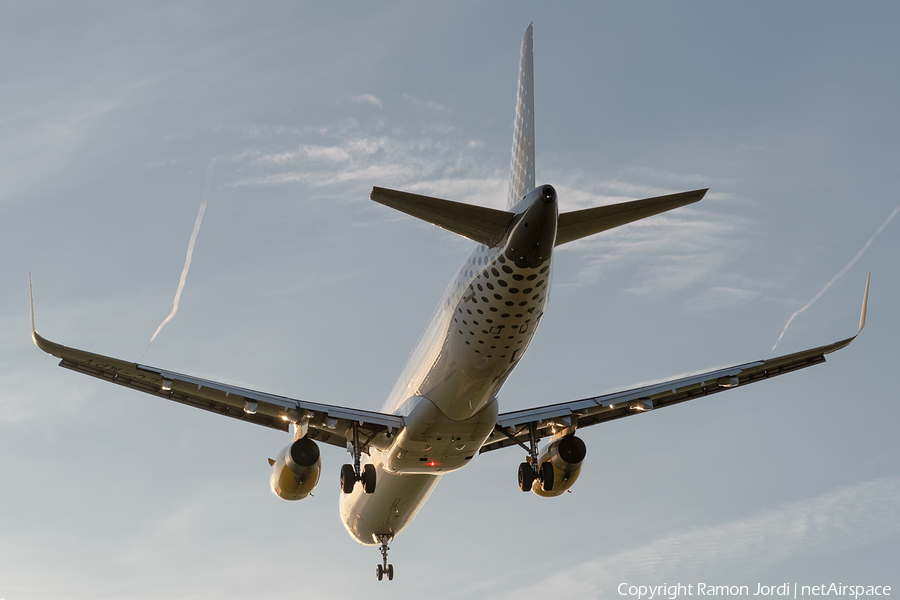 Vueling Airbus A321-231 (EC-MPV) | Photo 284054