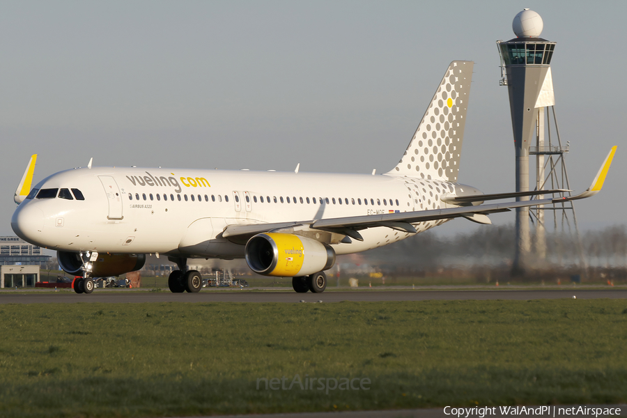 Vueling Airbus A320-232 (EC-MQE) | Photo 562754