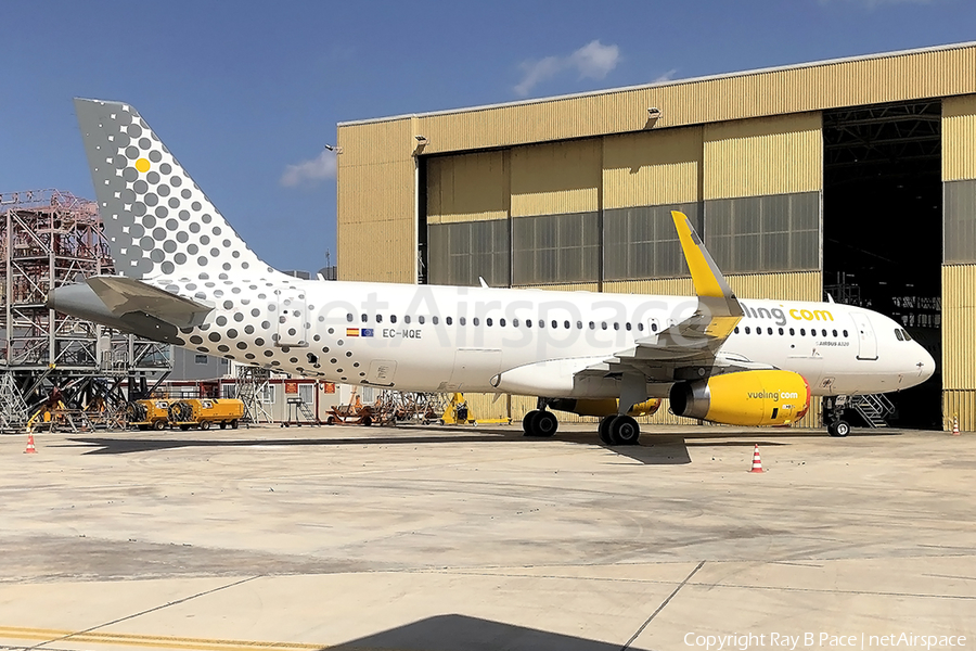 Vueling Airbus A320-232 (EC-MQE) | Photo 401222