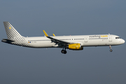 Vueling Airbus A321-231 (EC-MQL) at  Amsterdam - Schiphol, Netherlands