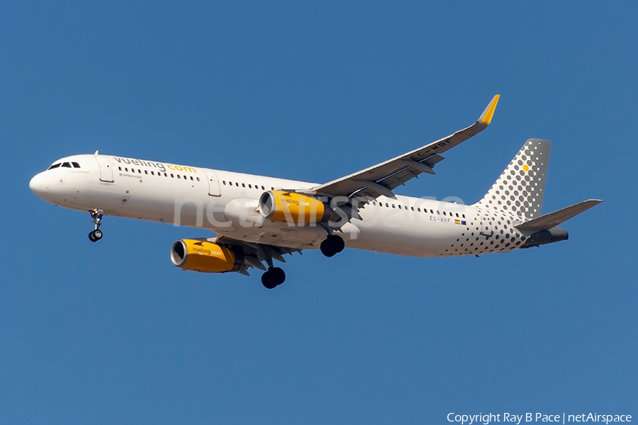 Vueling Airbus A321-231 (EC-MRF) | Photo 518147