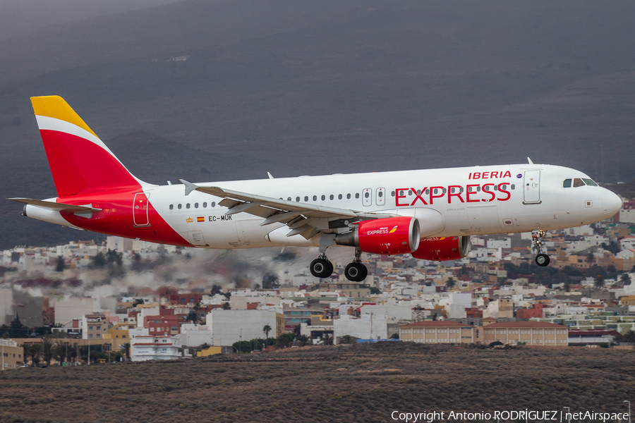 Iberia Airbus A320-214 (EC-MUK) | Photo 411598
