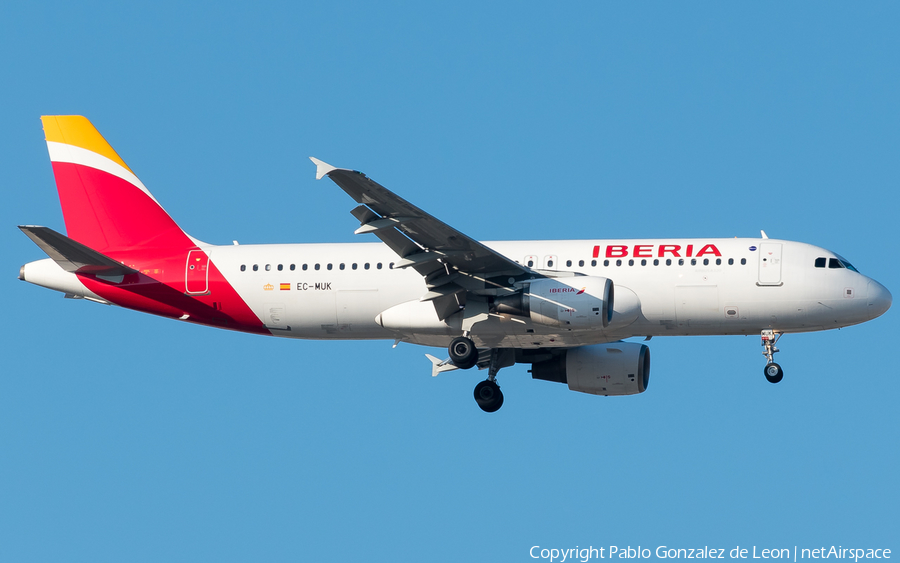 Iberia Airbus A320-214 (EC-MUK) | Photo 339278