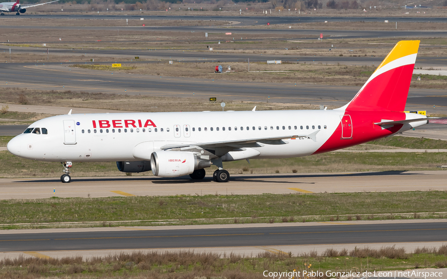Iberia Airbus A320-214 (EC-MUK) | Photo 339279
