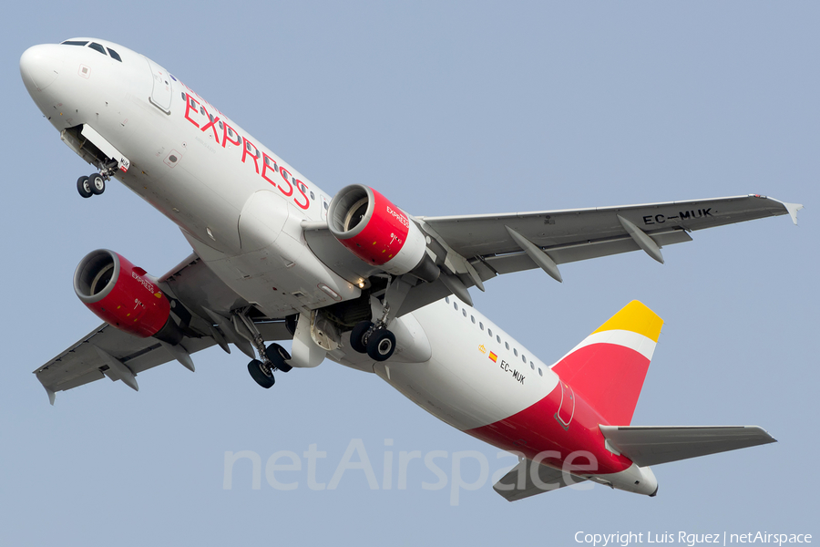 Iberia Express Airbus A320-214 (EC-MUK) | Photo 495110