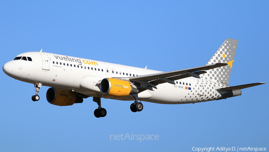 Vueling Airbus A320-214 (EC-MUM) | Photo 363499