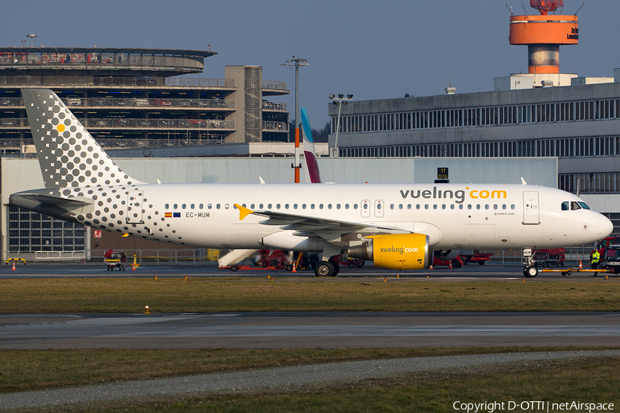 Vueling Airbus A320-214 (EC-MUM) | Photo 221886