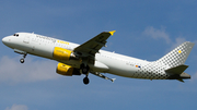 Vueling Airbus A320-214 (EC-MUM) at  Hamburg - Fuhlsbuettel (Helmut Schmidt), Germany