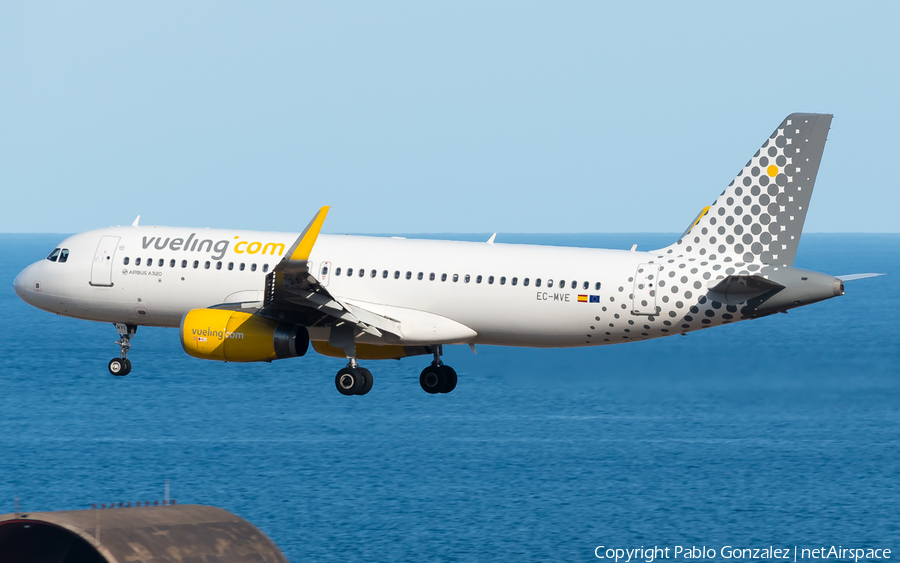 Vueling Airbus A320-232 (EC-MVE) | Photo 334212