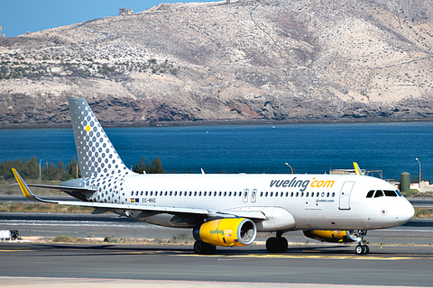 Vueling Airbus A320-232 (EC-MVE) at  Gran Canaria, Spain