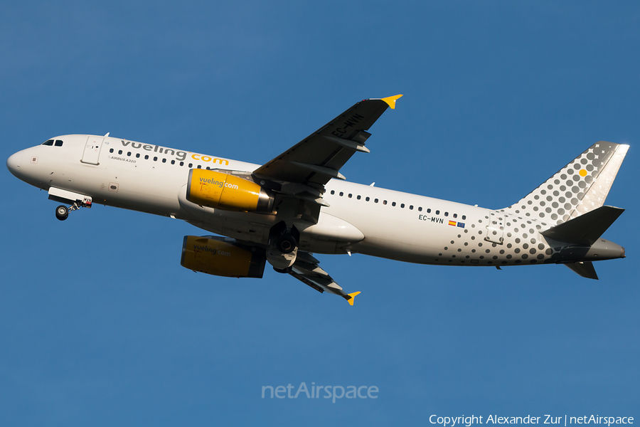 Vueling Airbus A320-232 (EC-MVN) | Photo 359441