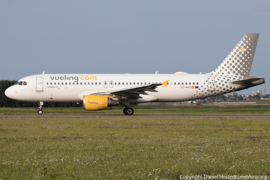 Vueling Airbus A320-214 (EC-MVO) | Photo 651106