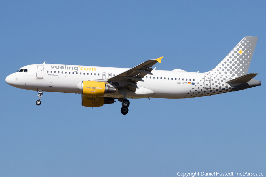 Vueling Airbus A320-214 (EC-MVO) | Photo 518358
