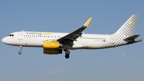 Vueling Airbus A320-232 (EC-MXG) at  Barcelona - El Prat, Spain