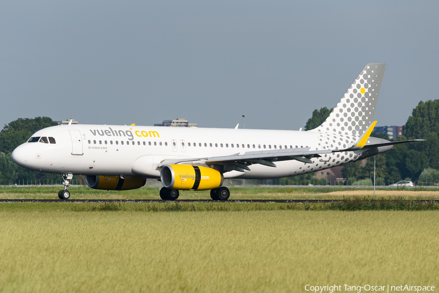 Vueling Airbus A320-232 (EC-MXP) | Photo 568657