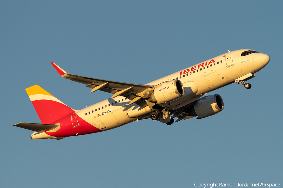 Iberia Airbus A320-251N (EC-MXU) | Photo 527281