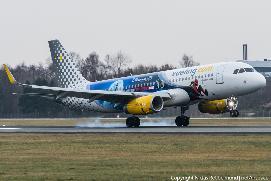 Vueling Airbus A320-232 (EC-MYC) | Photo 284638