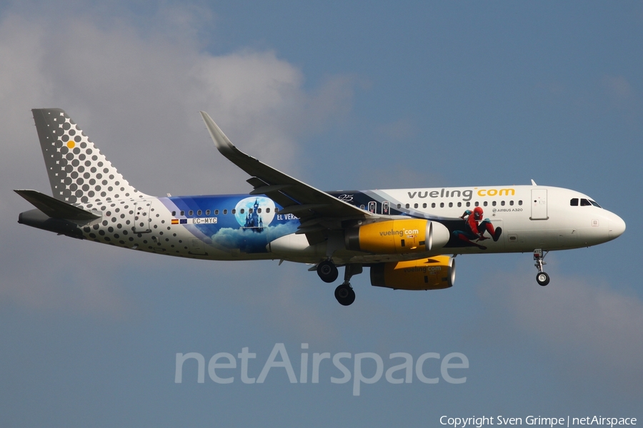 Vueling Airbus A320-232 (EC-MYC) | Photo 404549