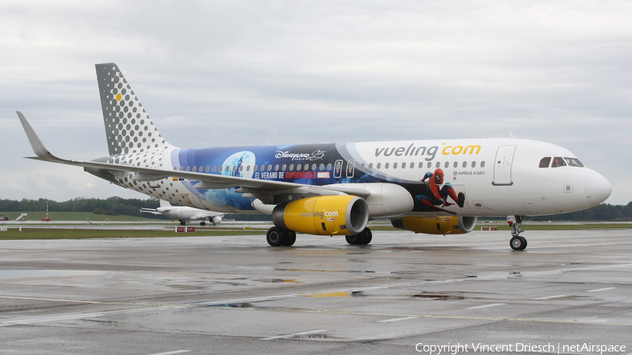 Vueling Airbus A320-232 (EC-MYC) | Photo 529080