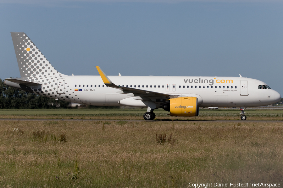 Vueling Airbus A320-271N (EC-MZT) | Photo 411458