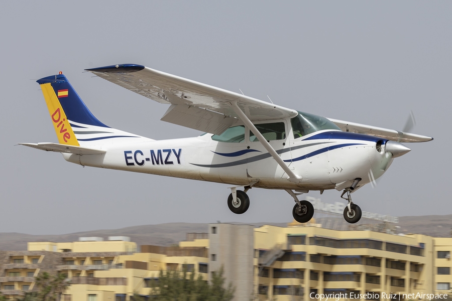 Paraclub Skydiving Gran Canaria Cessna 182L Skylane (EC-MZY) | Photo 438582