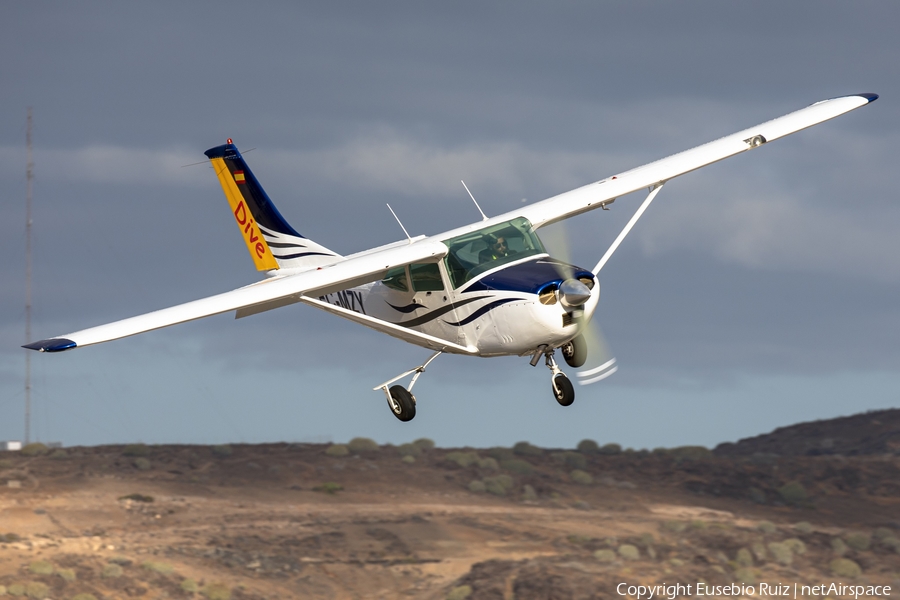 Paraclub Skydiving Gran Canaria Cessna 182L Skylane (EC-MZY) | Photo 454138